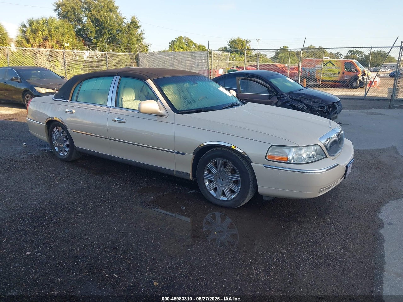 1LNHM83W73Y****** · 2003 LINCOLN TOWN CAR CARTIER
