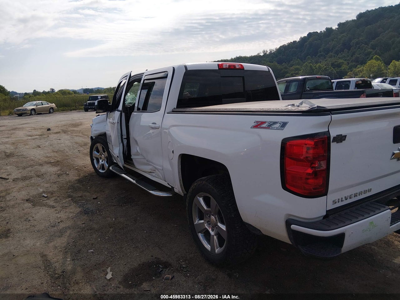 2017 CHEVROLET SILVERADO 1500 LT · 3/11