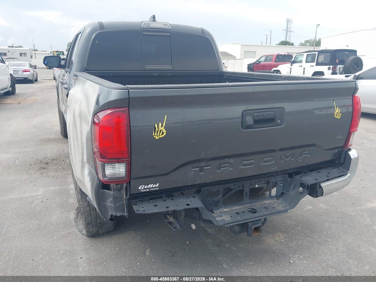 2021 TOYOTA TACOMA SR5 V6 · 6/11