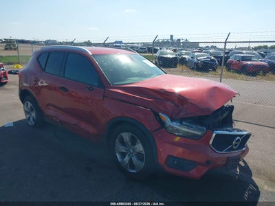 2021 VOLVO XC40 T5 MOMENTUM