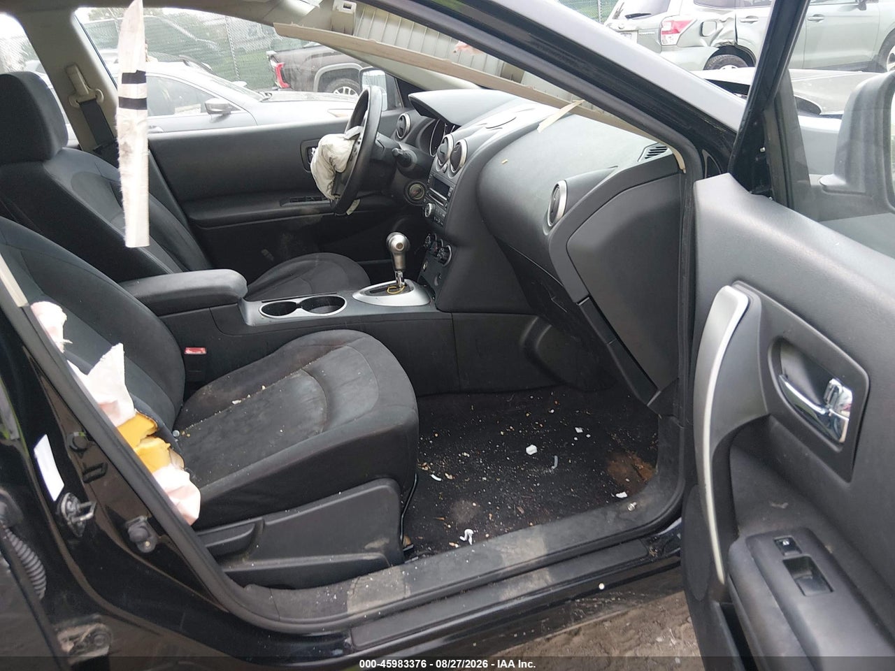 2009 NISSAN ROGUE S · 5/11