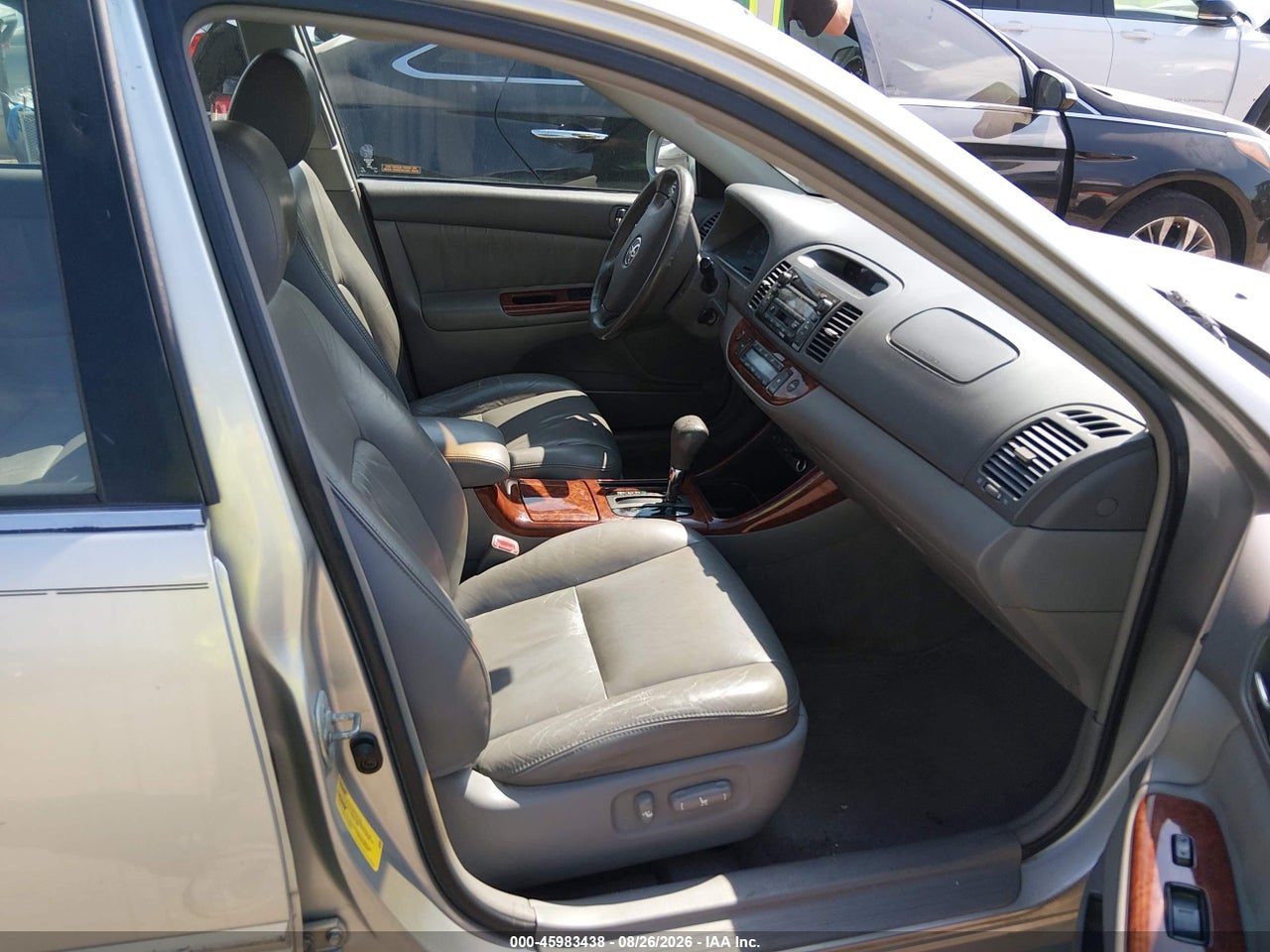 2004 TOYOTA CAMRY XLE · 5/11