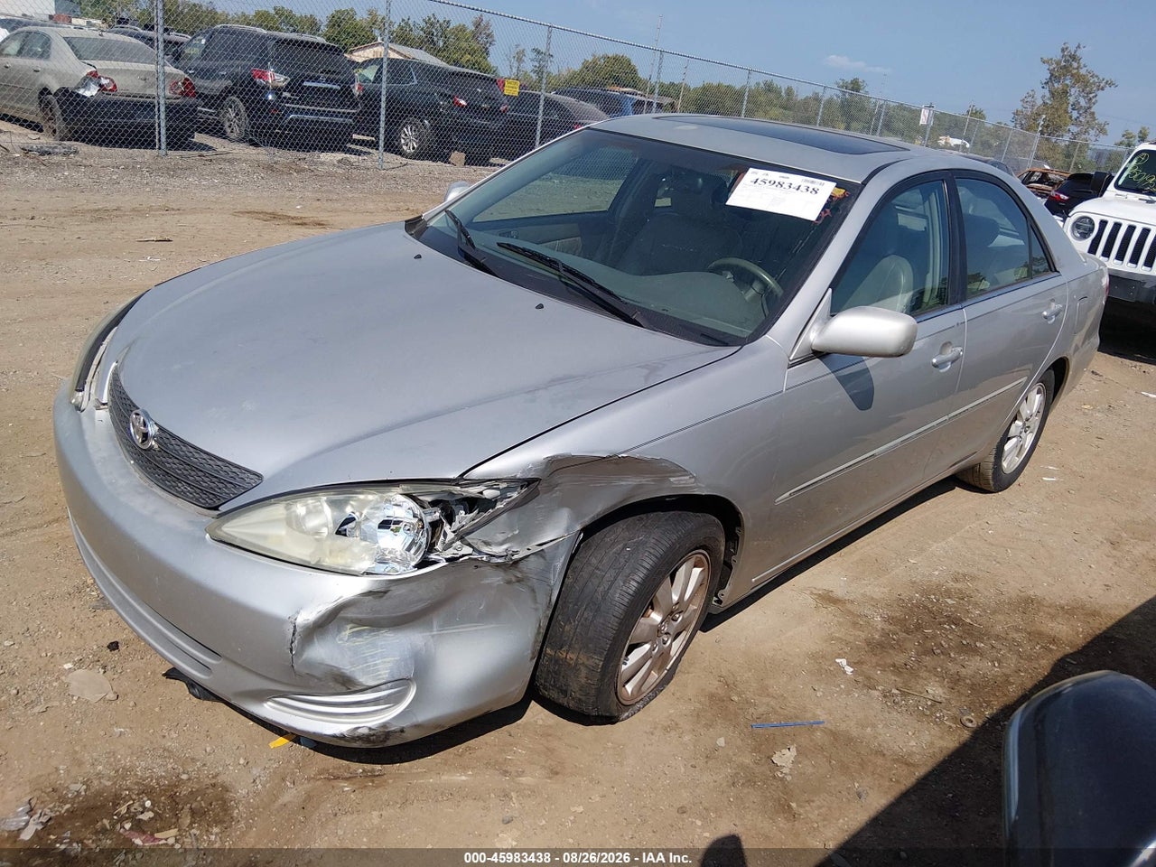 2004 TOYOTA CAMRY XLE · 2/11