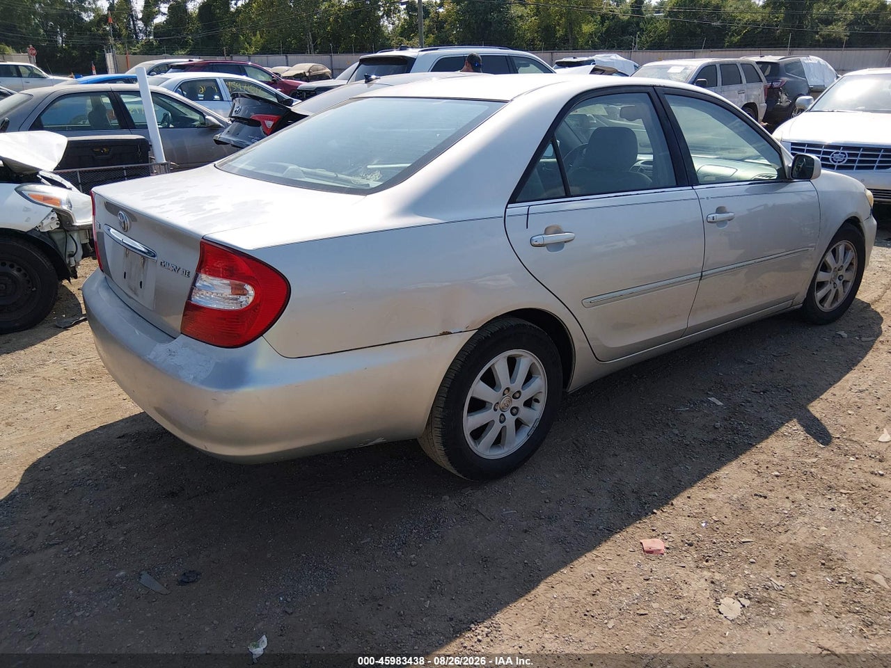 2004 TOYOTA CAMRY XLE · 4/11