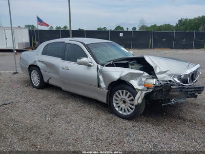 2004 LINCOLN TOWN CAR SIGNATURE
