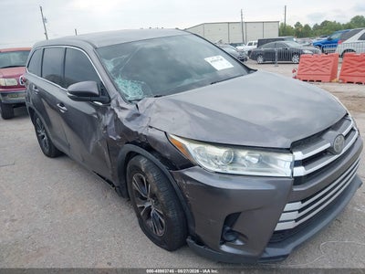5TDZARFHXKS****** · 2019 TOYOTA HIGHLANDER LE
