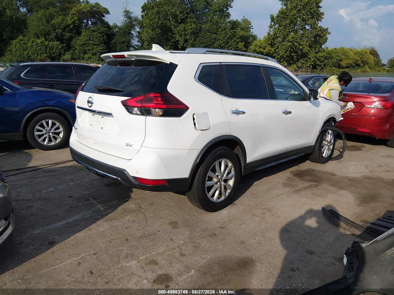 2019 NISSAN ROGUE SV · 4/11