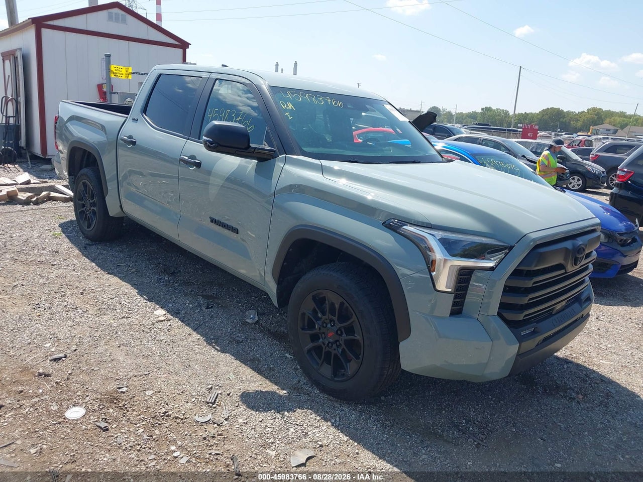 2025 TOYOTA TUNDRA SR5
