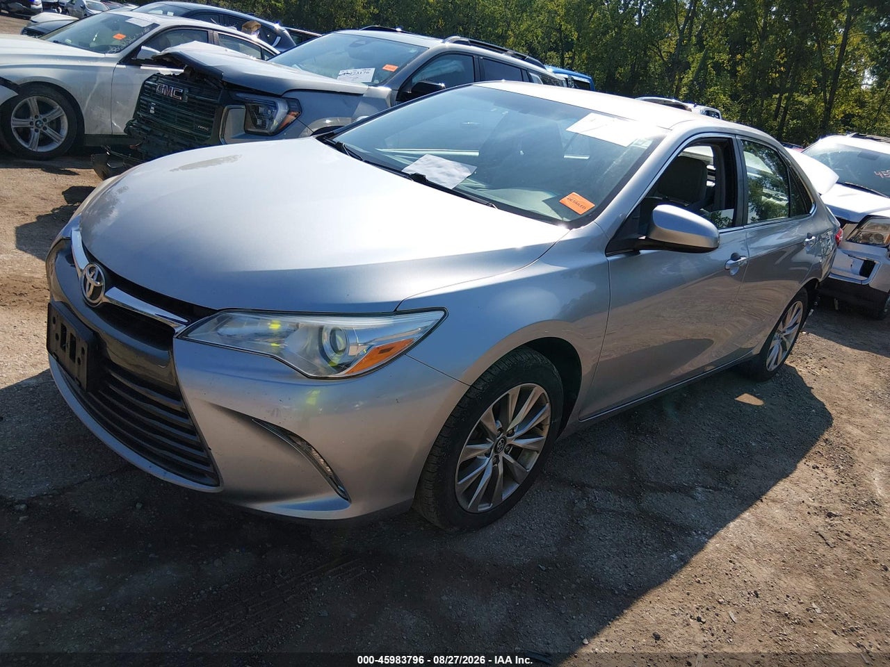 2017 TOYOTA CAMRY XLE · 2/11