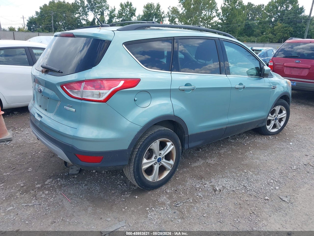 2013 FORD ESCAPE SE · 4/11