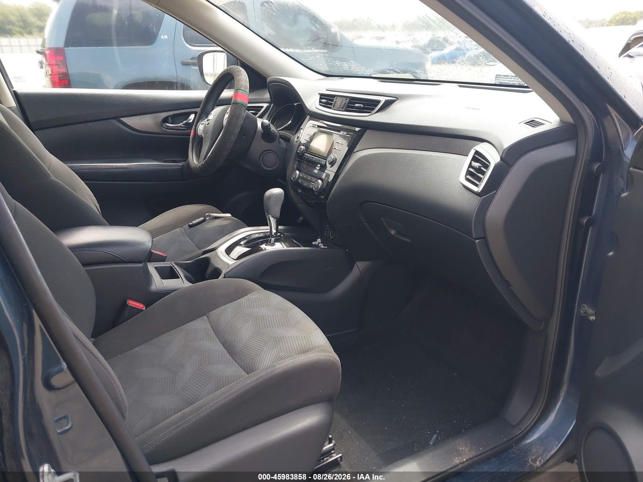 2016 NISSAN ROGUE SV · 5/11