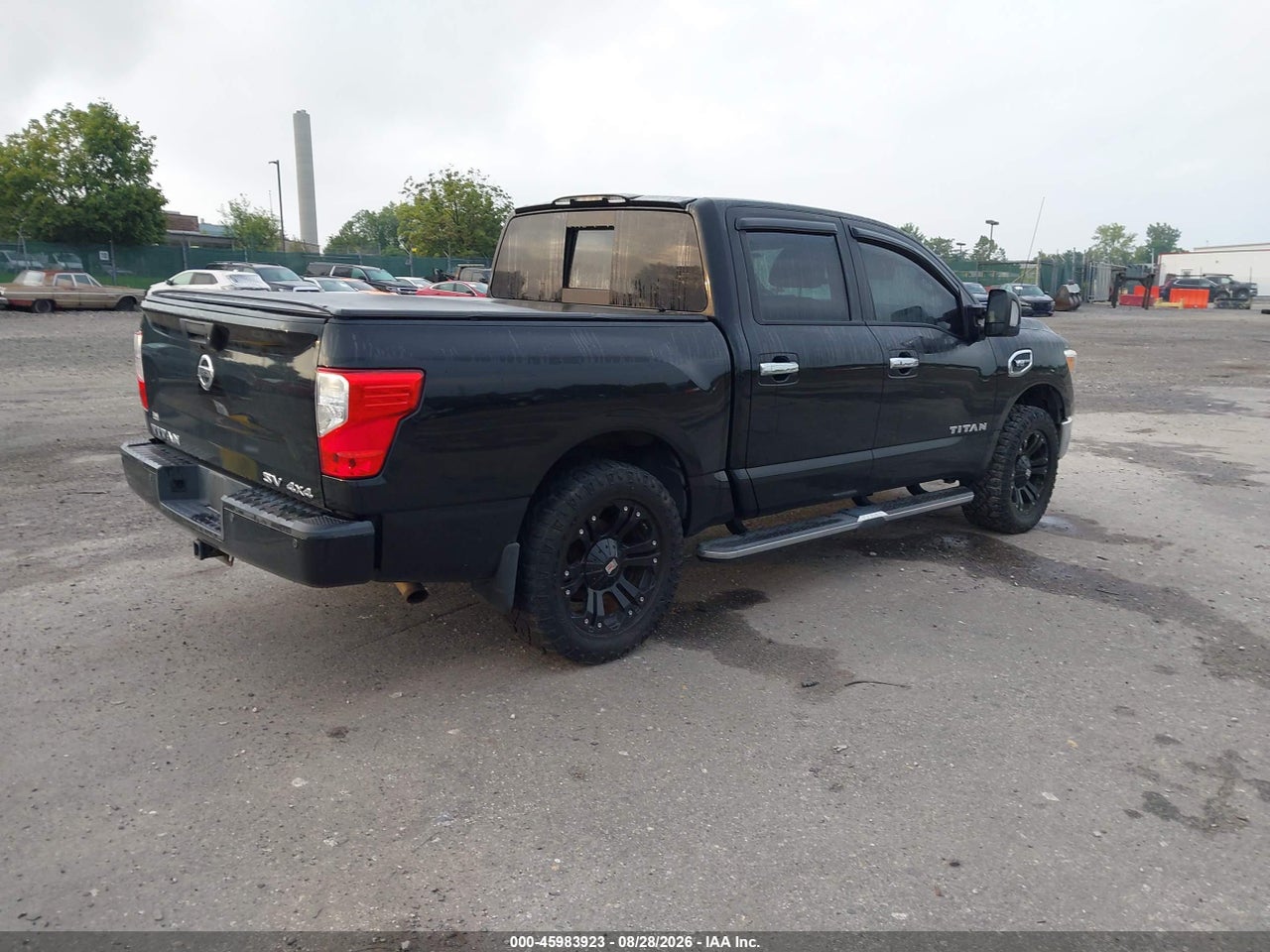 2017 NISSAN TITAN SV · 4/11
