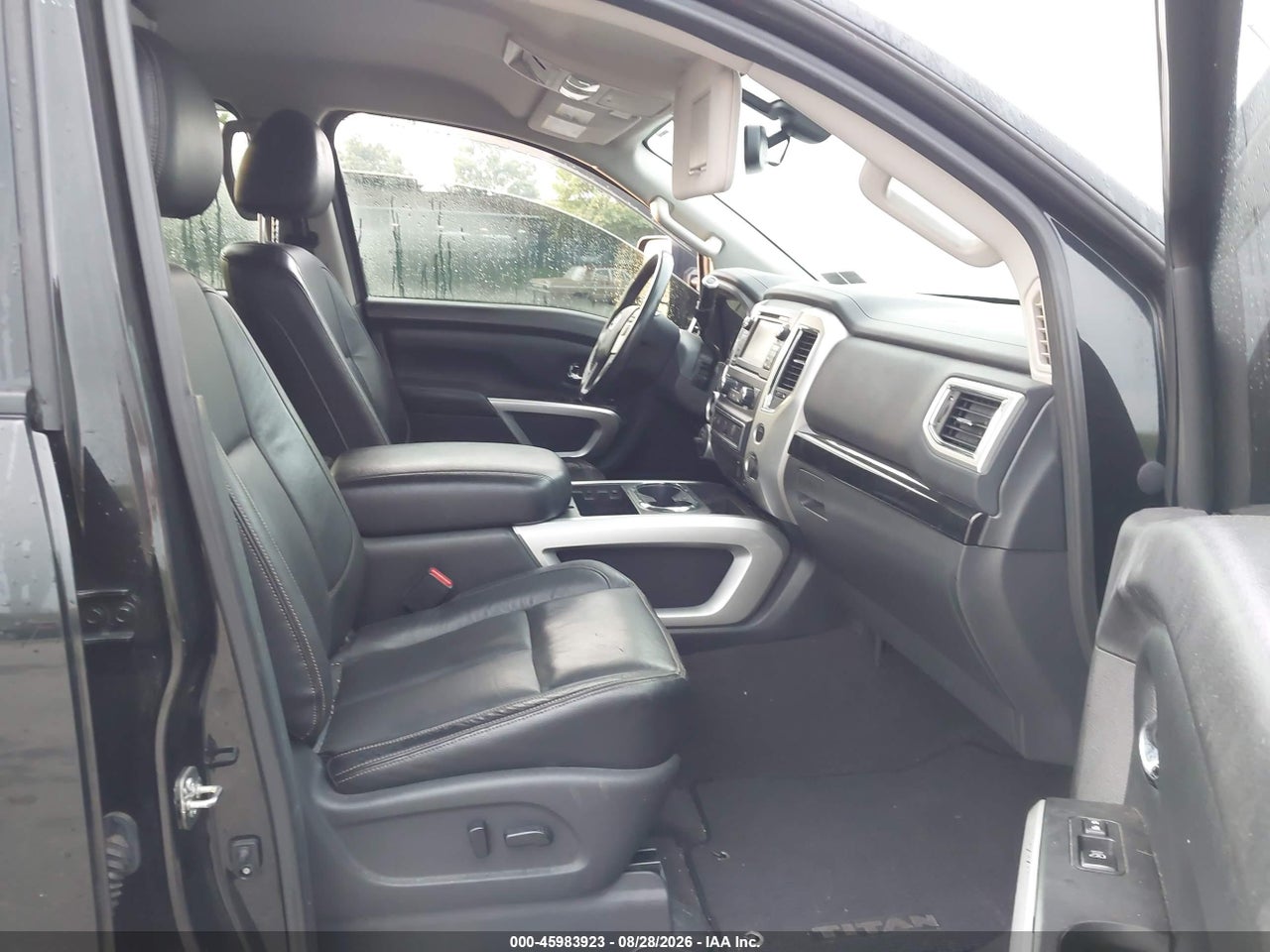 2017 NISSAN TITAN SV · 5/11