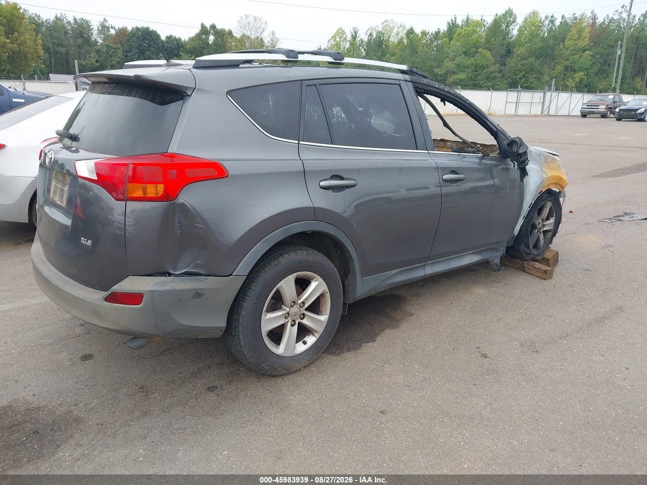 2014 TOYOTA RAV4 XLE · 4/10
