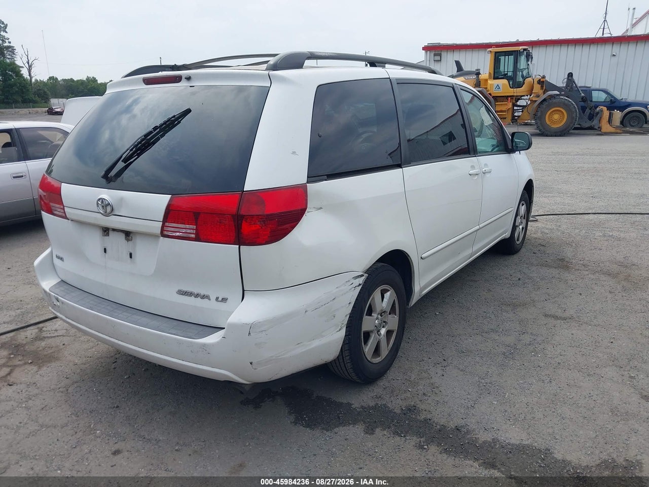 2005 TOYOTA SIENNA LE · 4/11