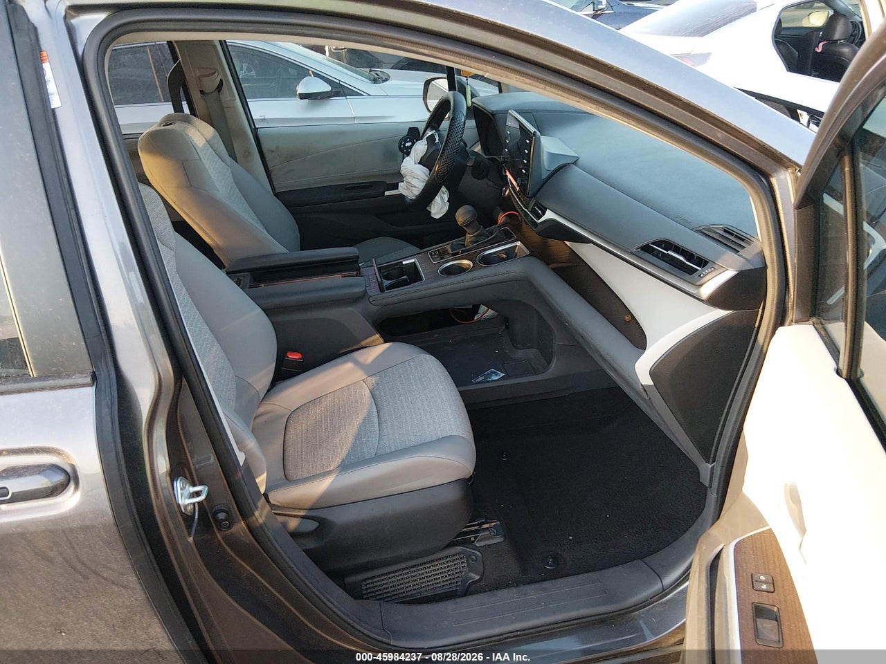 2024 TOYOTA SIENNA LE · 5/10