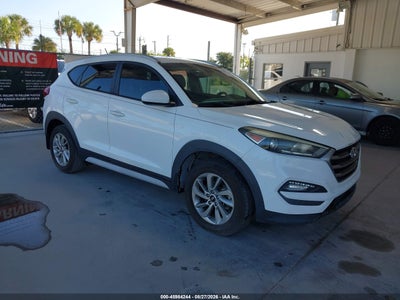 KM8J33A47HU****** · 2017 HYUNDAI TUCSON SE