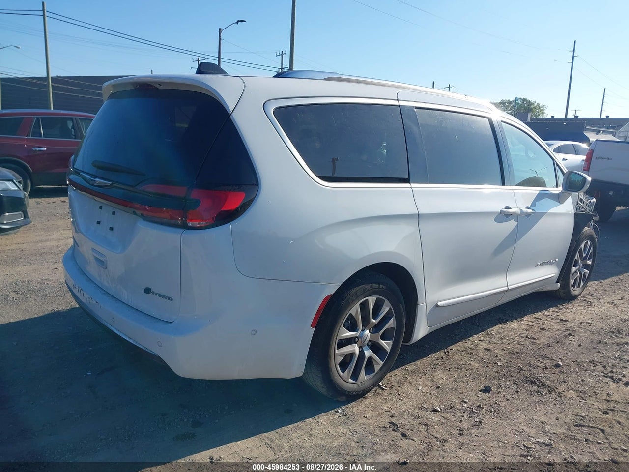 2024 CHRYSLER PACIFICA HYBRID PINNACLE · 4/10