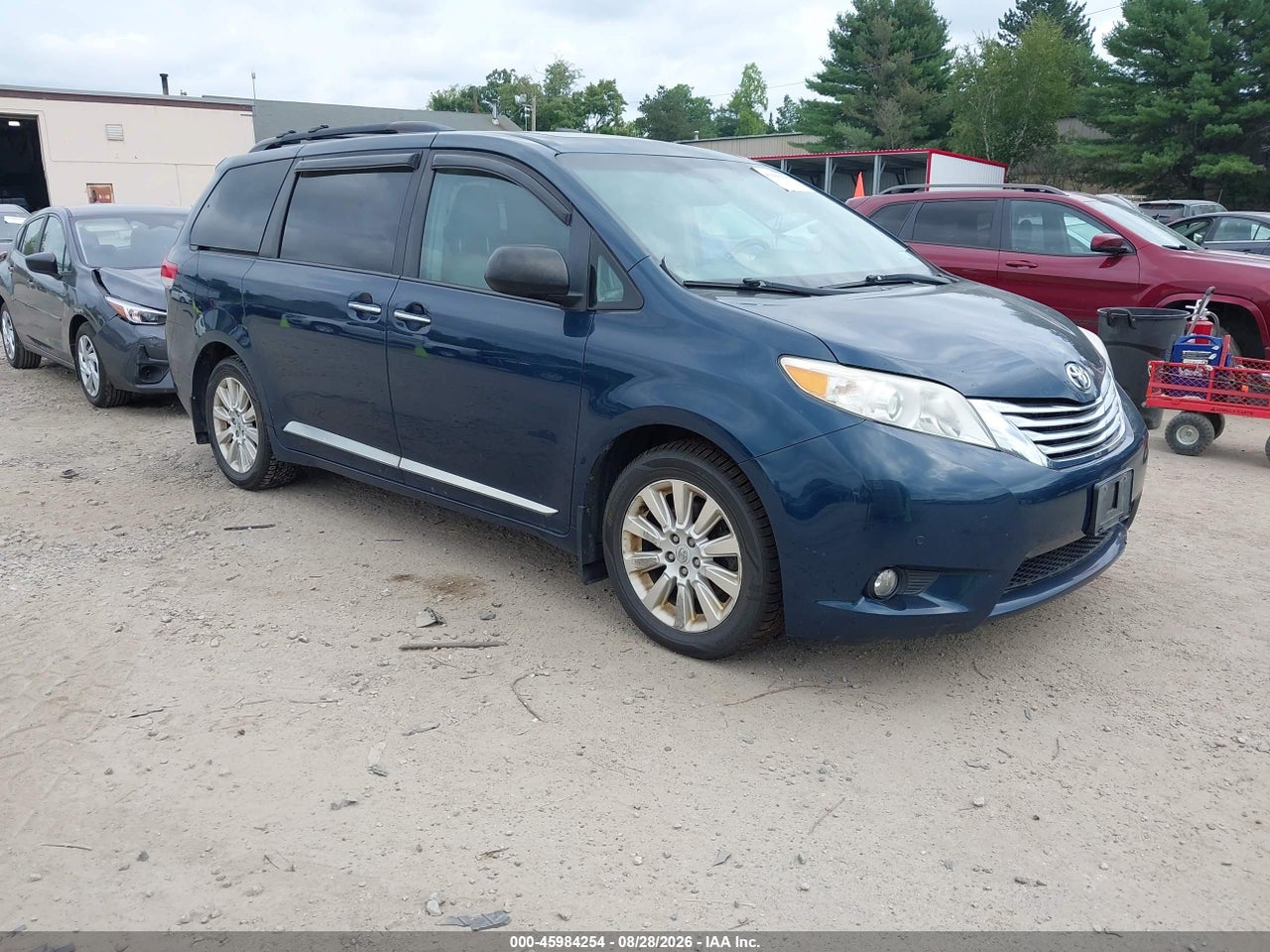 5TDDK3DC1BS****** · 2011 TOYOTA SIENNA LIMITED