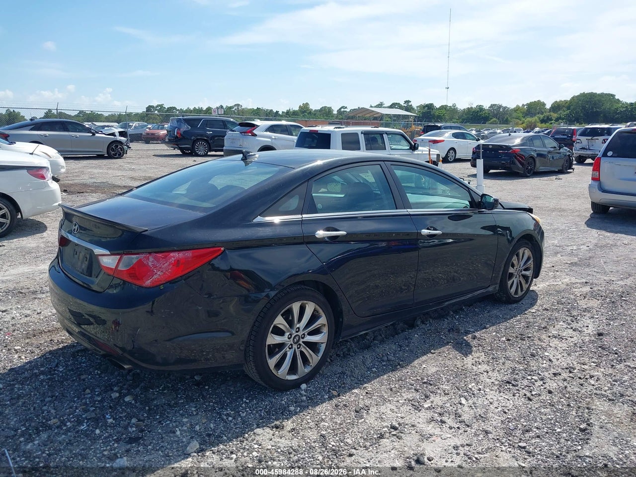 2013 HYUNDAI SONATA SE · 4/11