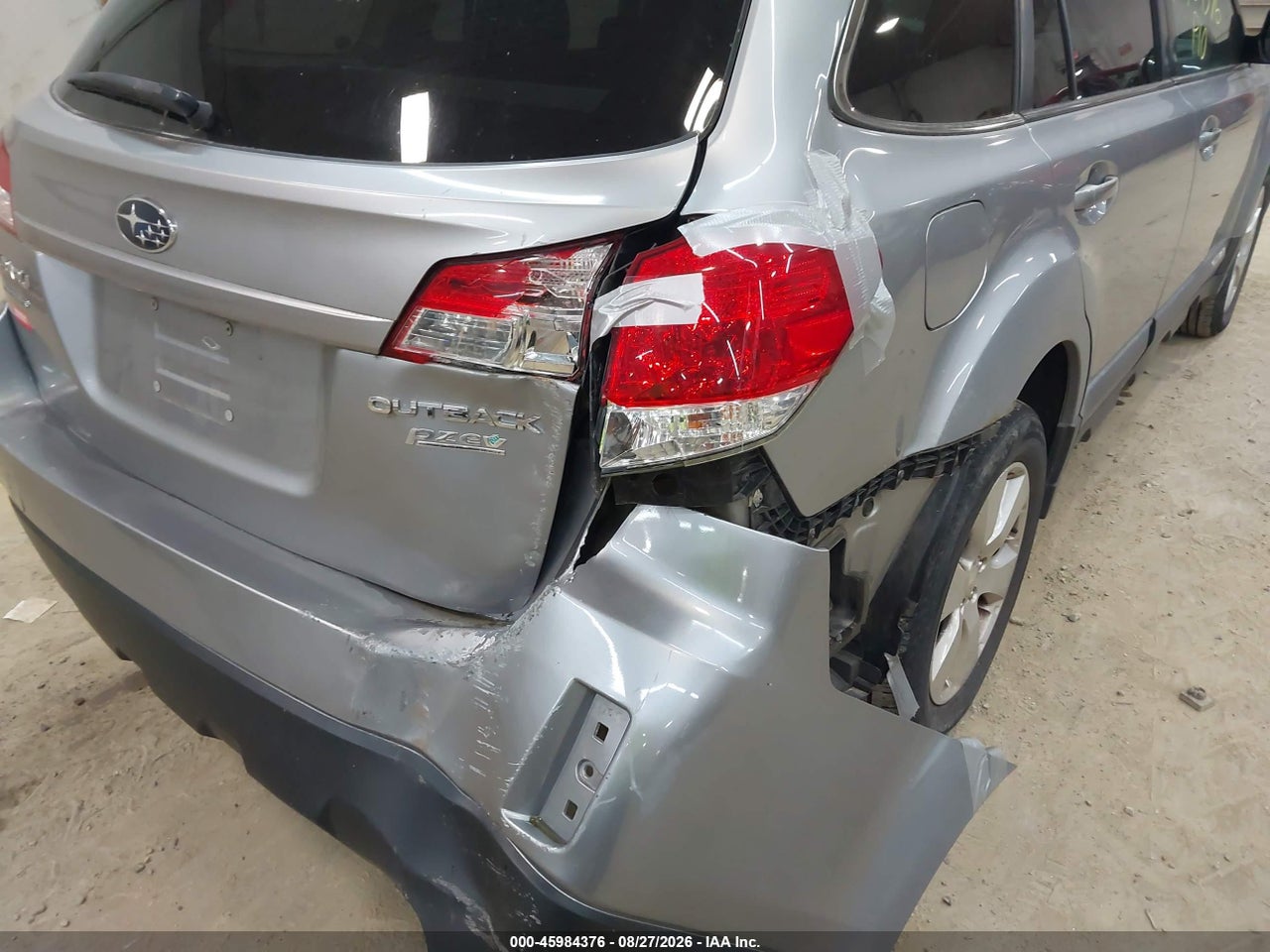 2010 SUBARU OUTBACK 2.5I PREMIUM · 6/11