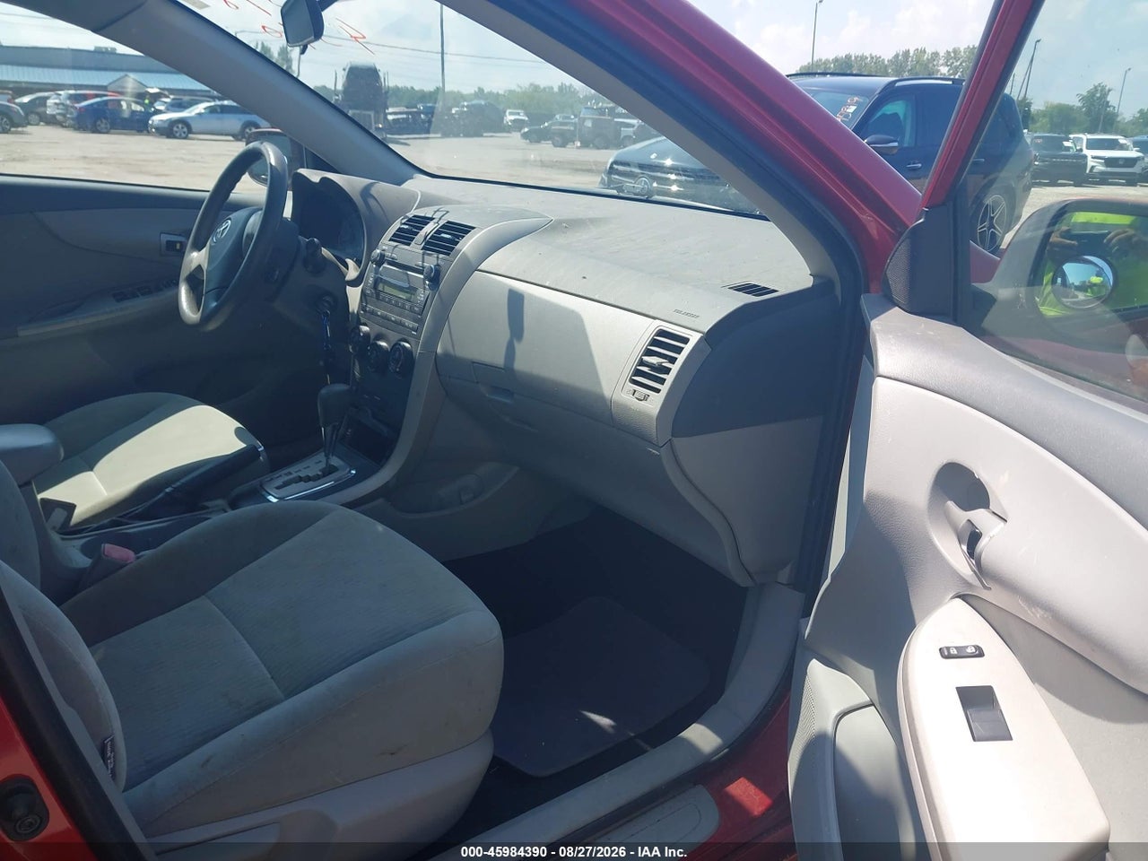 2010 TOYOTA COROLLA LE · 5/11