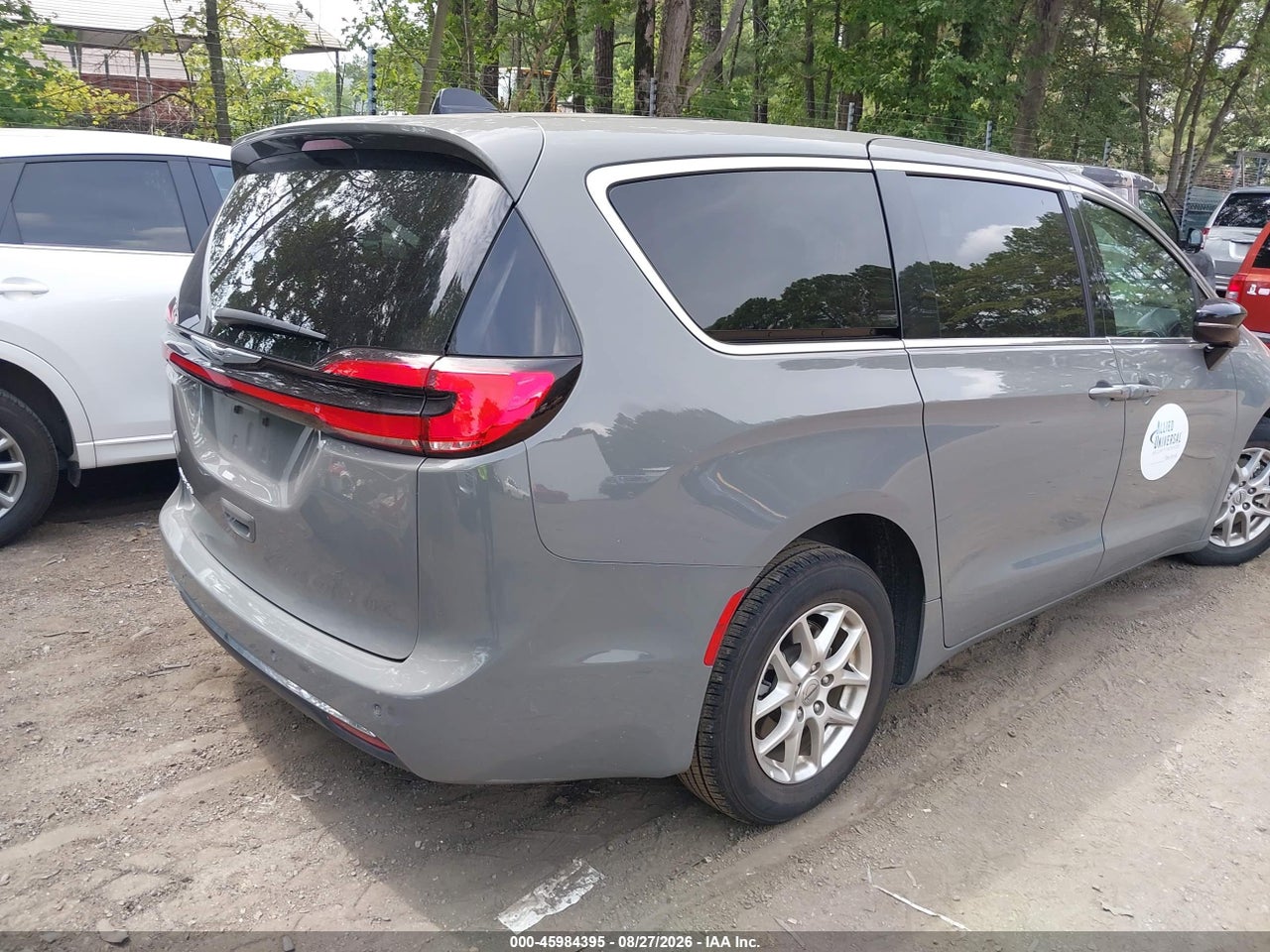 2025 CHRYSLER PACIFICA SELECT · 4/11
