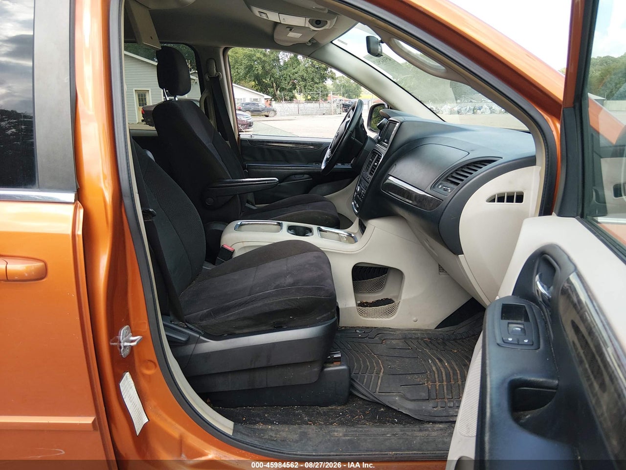 2011 DODGE GRAND CARAVAN CREW · 5/11