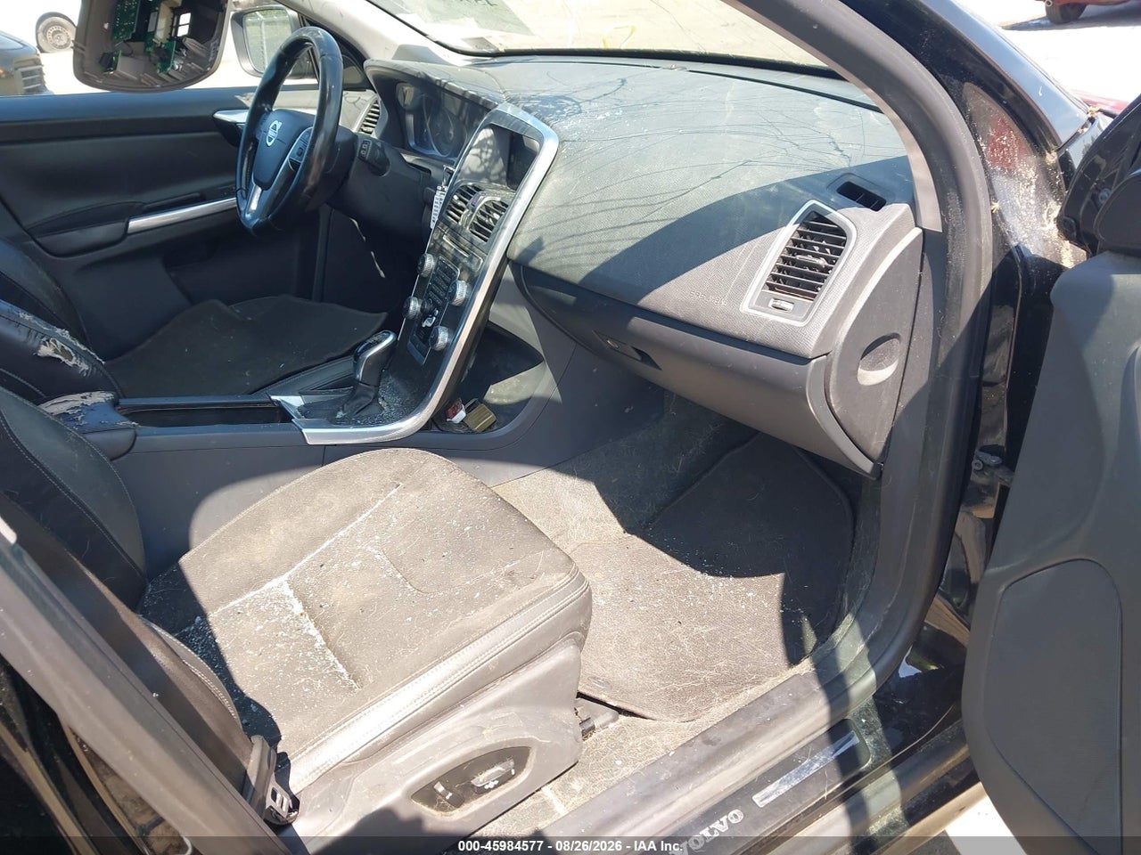 2015 VOLVO XC60 T5 · 5/10