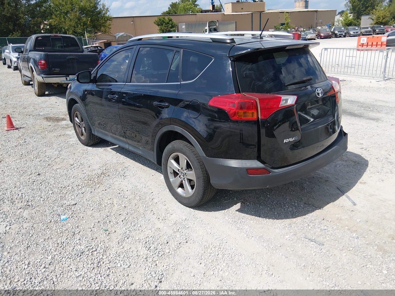 2015 TOYOTA RAV4 XLE · 3/11