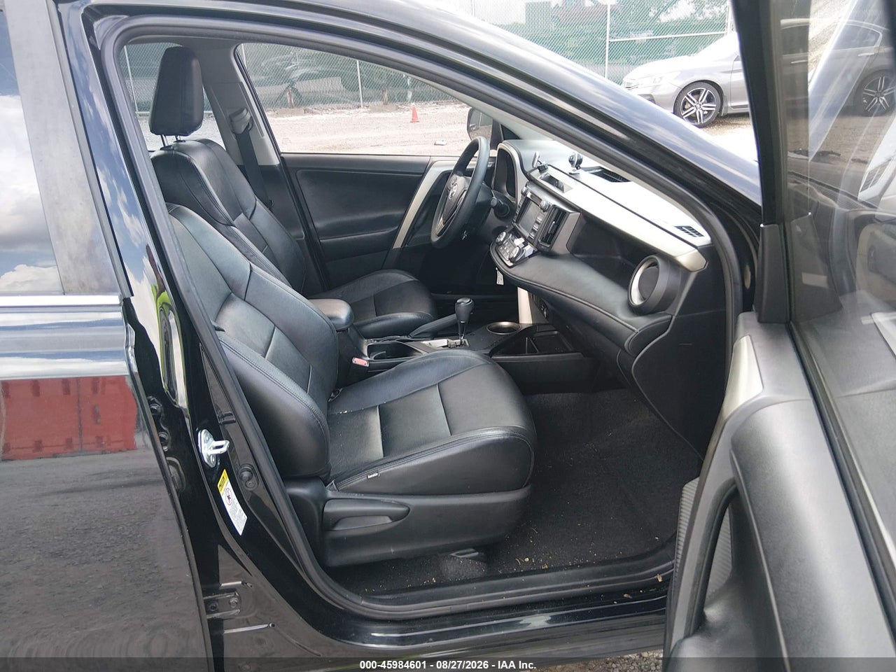 2015 TOYOTA RAV4 XLE · 5/11