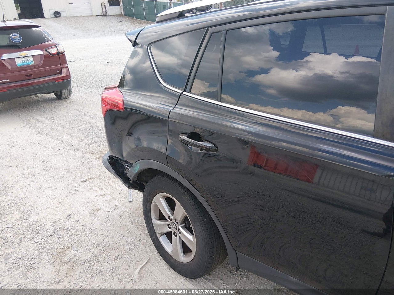 2015 TOYOTA RAV4 XLE · 6/11