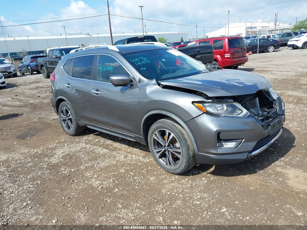 JN8AT2MT4JW****** · 2018 NISSAN ROGUE SL