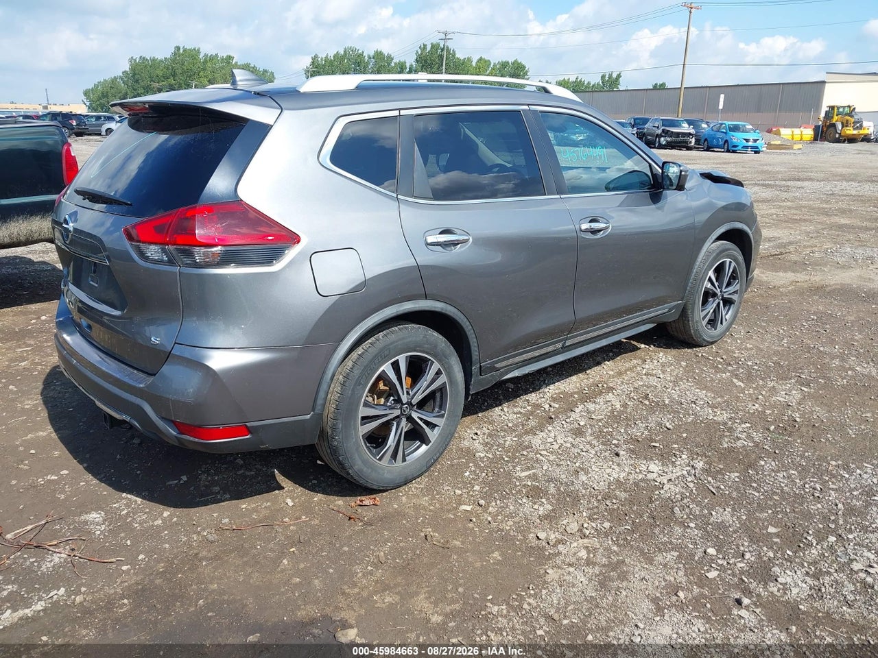2018 NISSAN ROGUE SL · 4/11