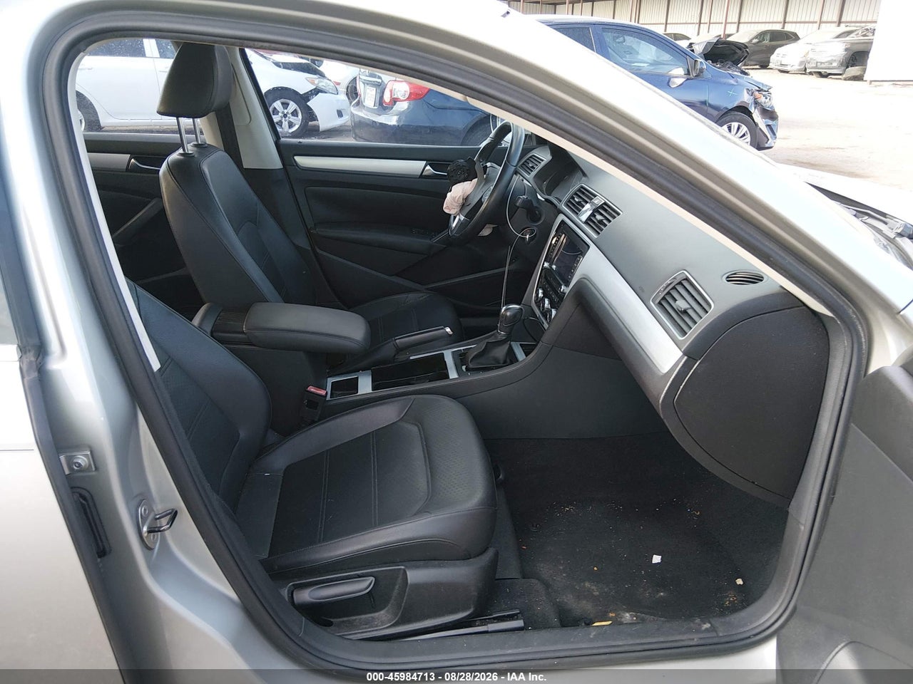 2012 VOLKSWAGEN PASSAT 2.5L SE · 5/11