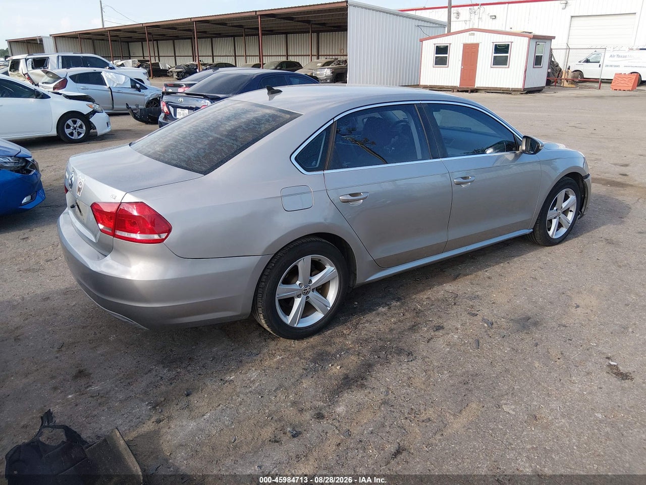2012 VOLKSWAGEN PASSAT 2.5L SE · 4/11