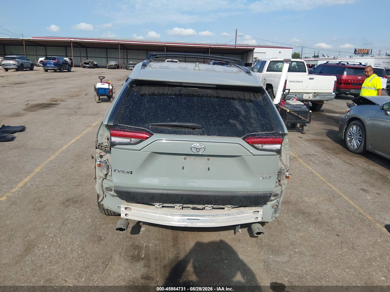 2019 TOYOTA RAV4 XLE · 6/11