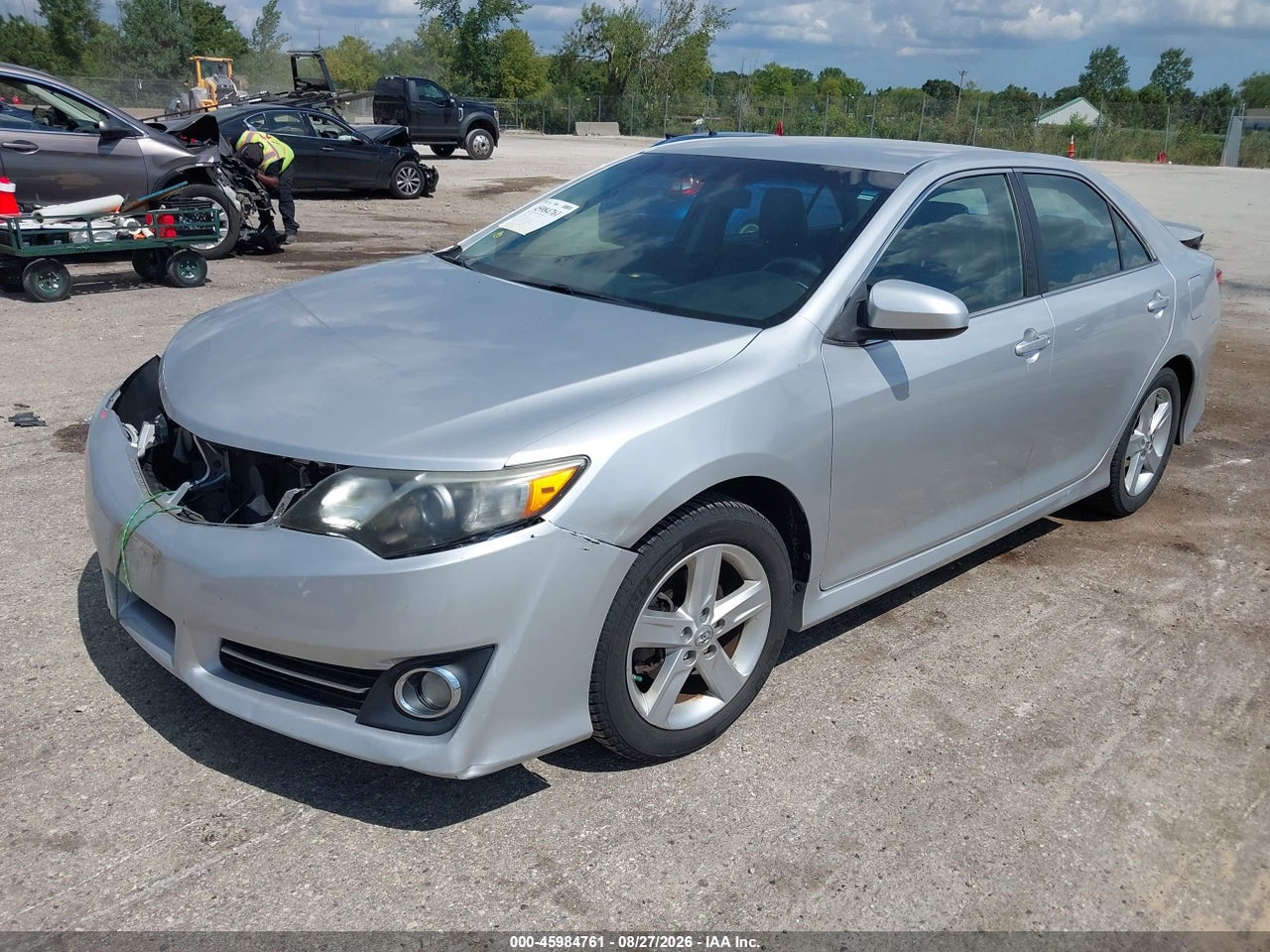 2014 TOYOTA CAMRY SE · 2/11
