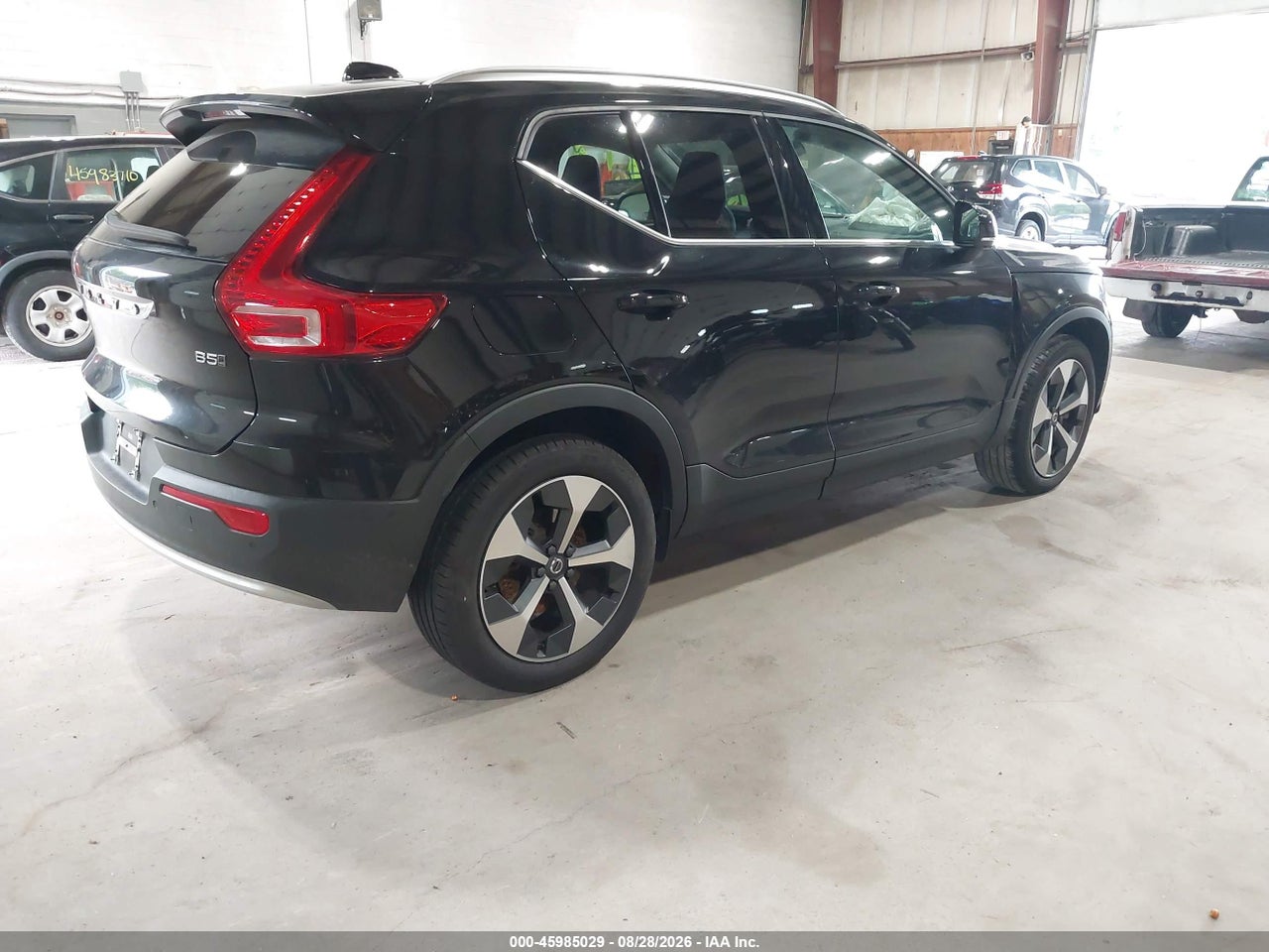 2025 VOLVO XC40 B5 PLUS BRIGHT THEME · 4/11