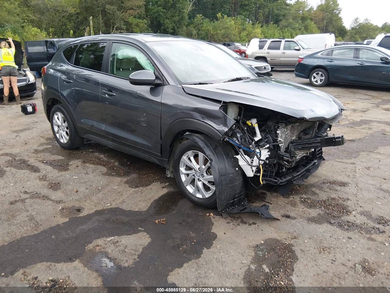 KM8J23A40KU****** · 2019 HYUNDAI TUCSON SE