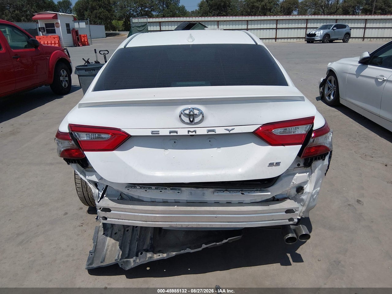 2019 TOYOTA CAMRY SE · 6/11
