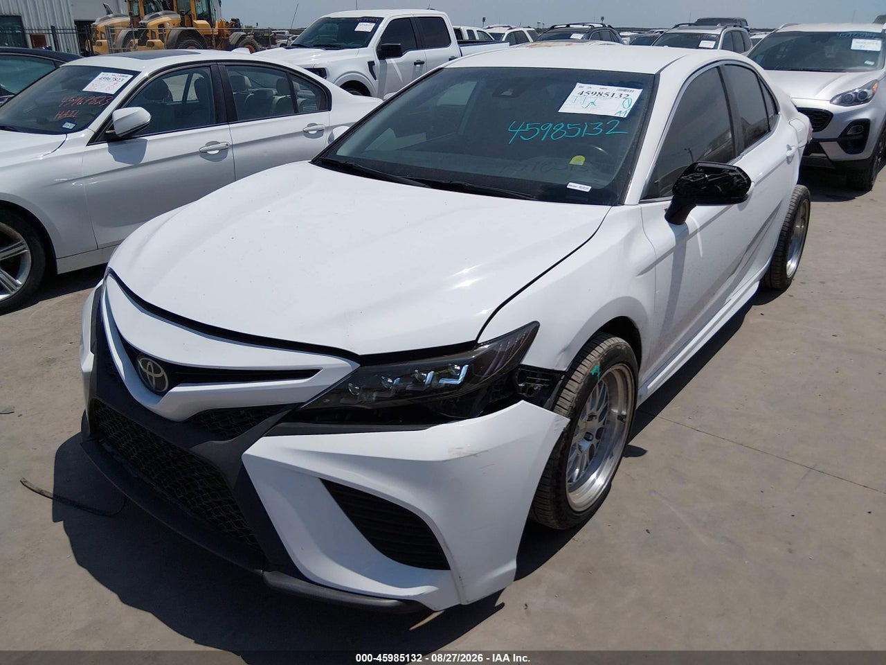 2019 TOYOTA CAMRY SE · 2/11