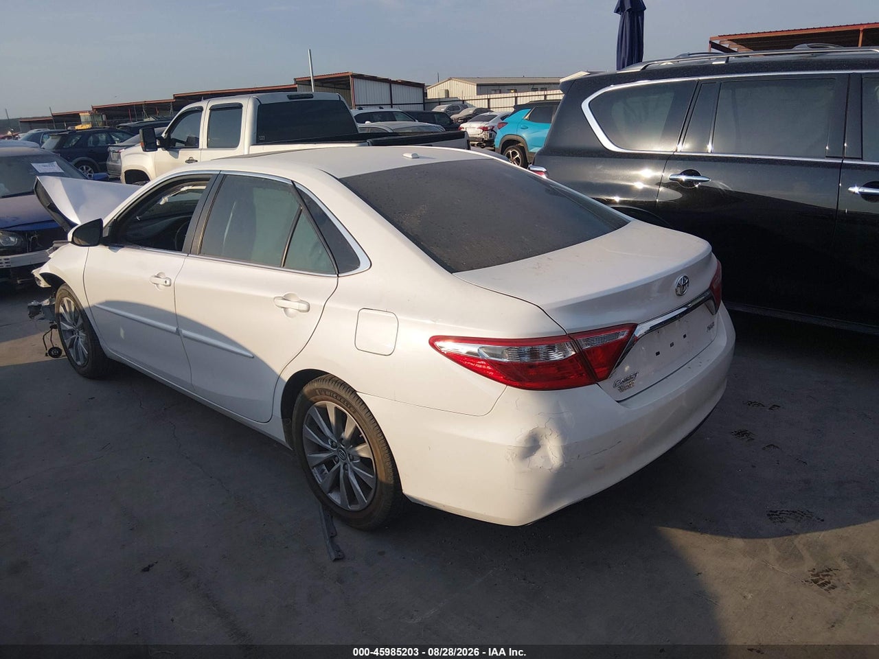 2015 TOYOTA CAMRY XLE · 3/11
