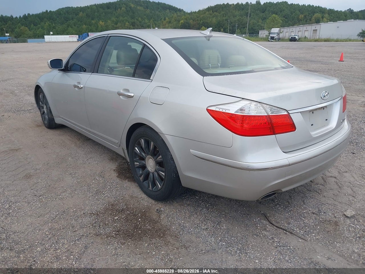 2011 HYUNDAI GENESIS 3.8 · 3/11