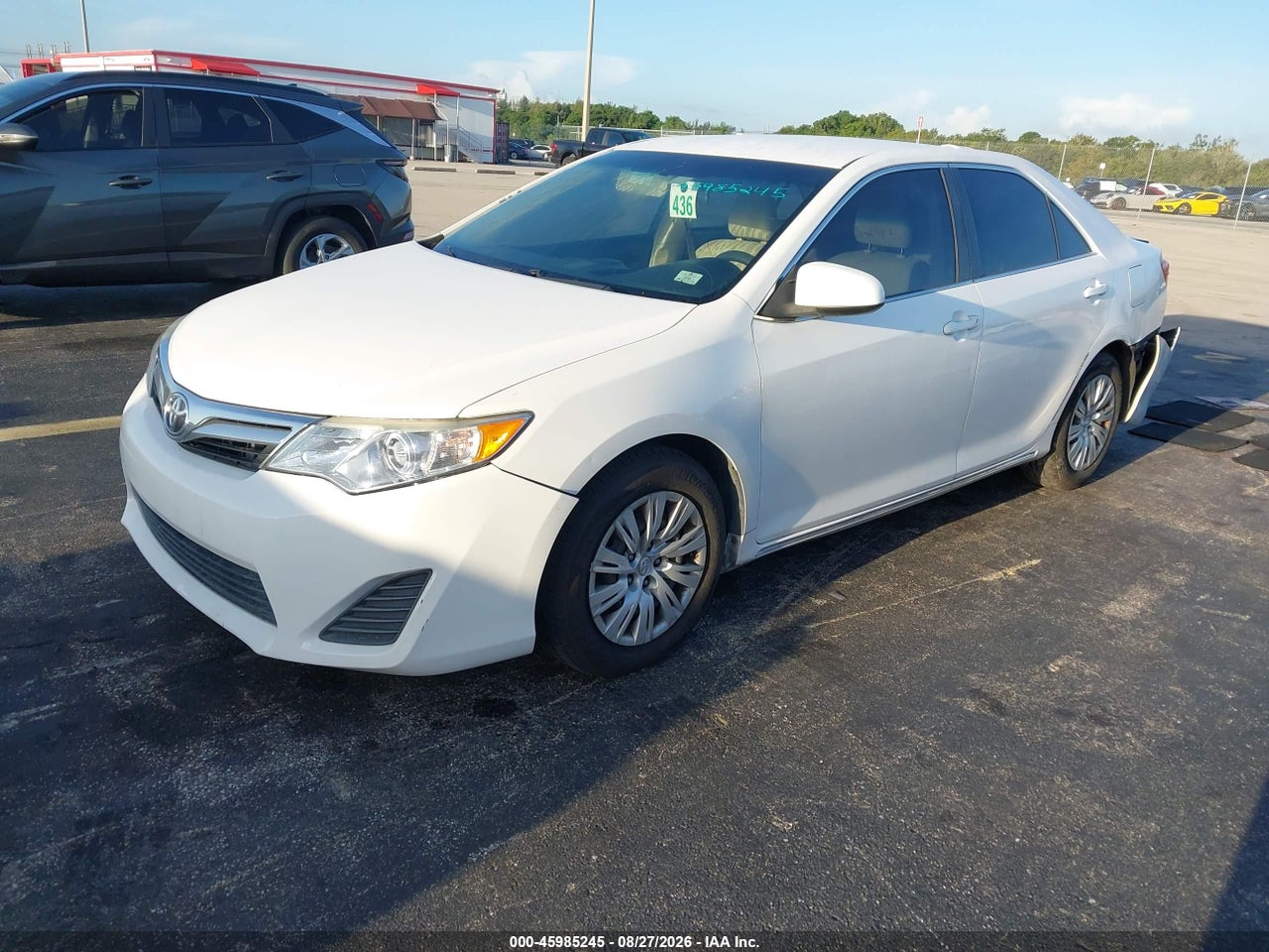 2014 TOYOTA CAMRY LE · 2/11