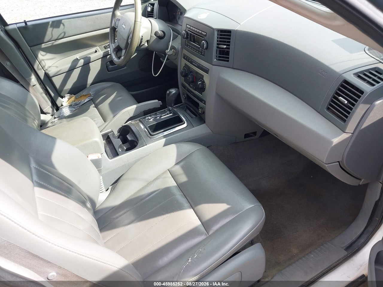 2006 JEEP GRAND CHEROKEE LAREDO · 5/11