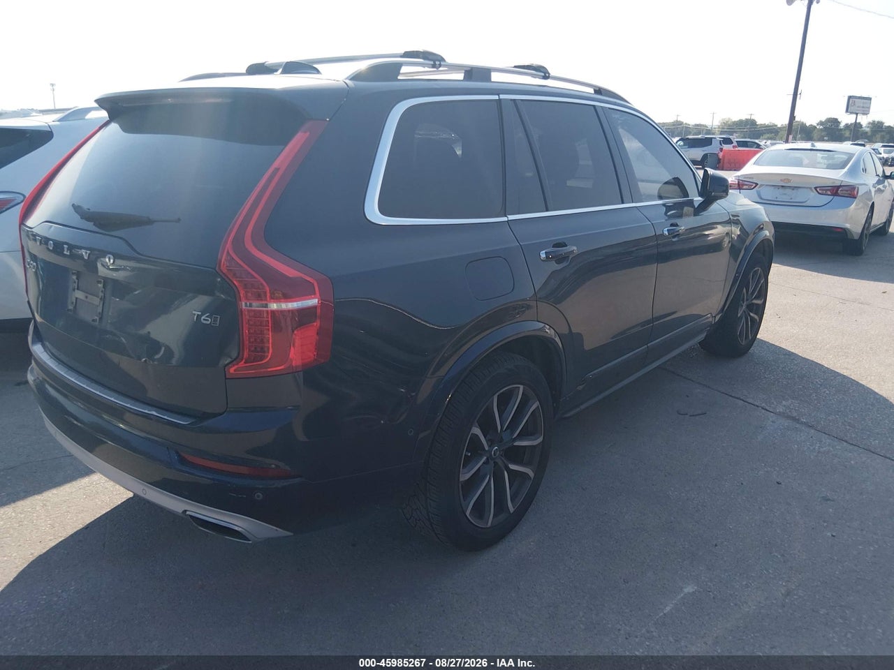 2016 VOLVO XC90 T6 MOMENTUM · 4/11
