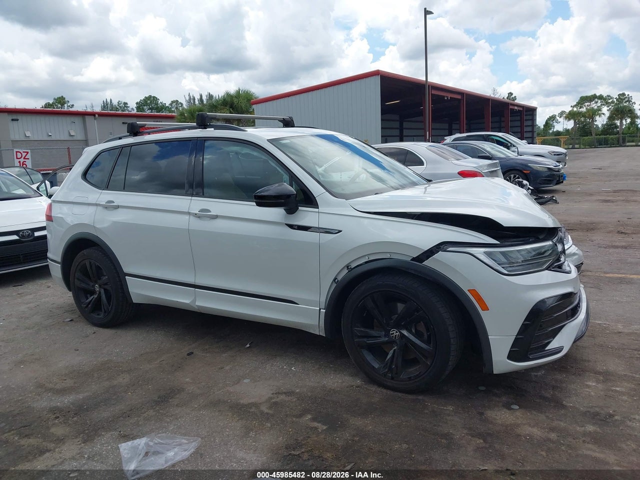 3VVCB7AX7PM****** · 2023 VOLKSWAGEN TIGUAN 2.0T SE R-LINE BLACK