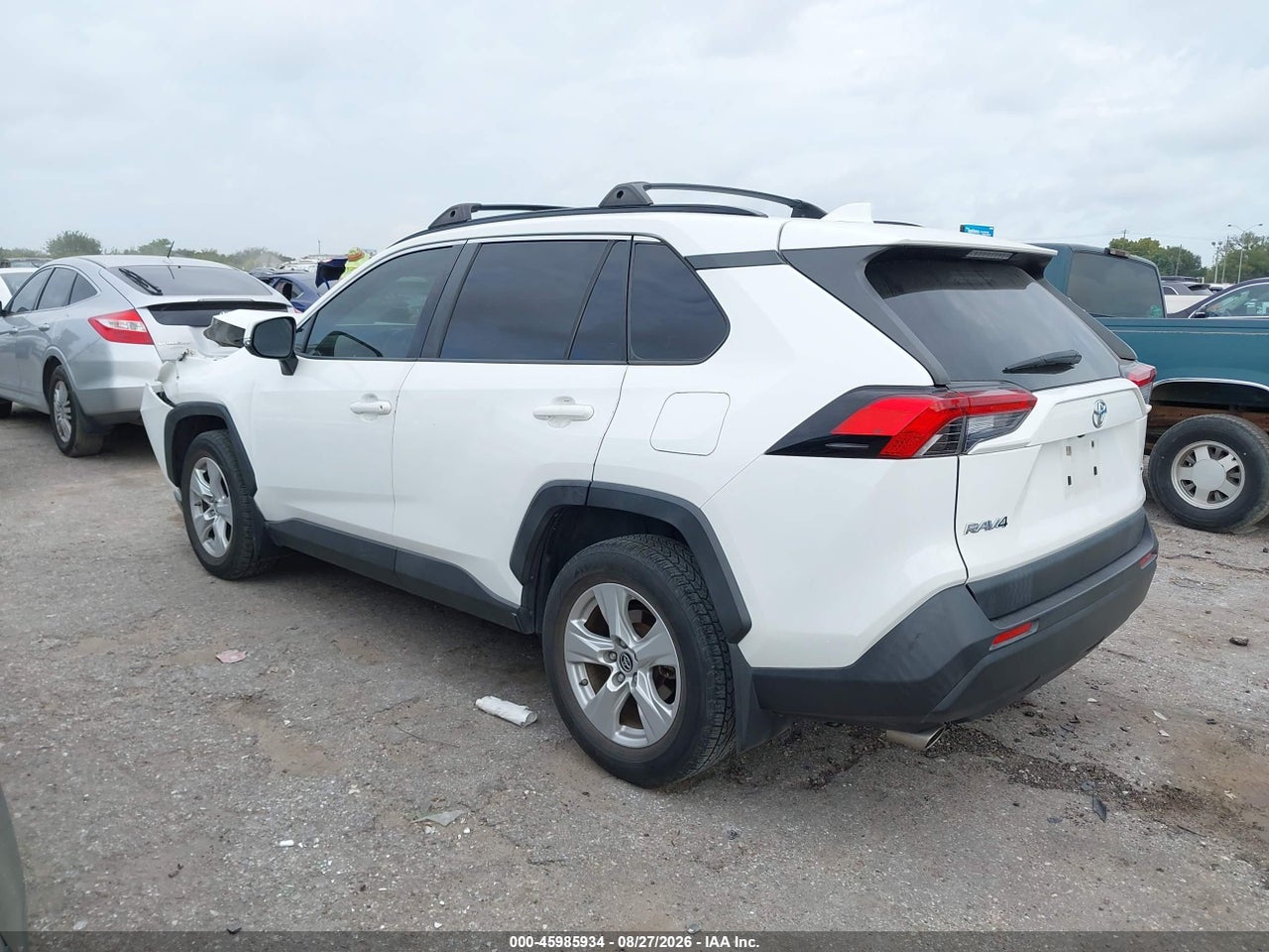 2019 TOYOTA RAV4 XLE · 3/11