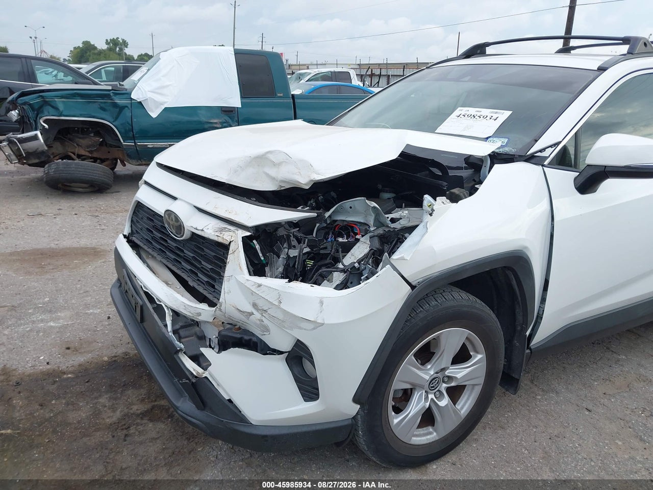 2019 TOYOTA RAV4 XLE · 6/11